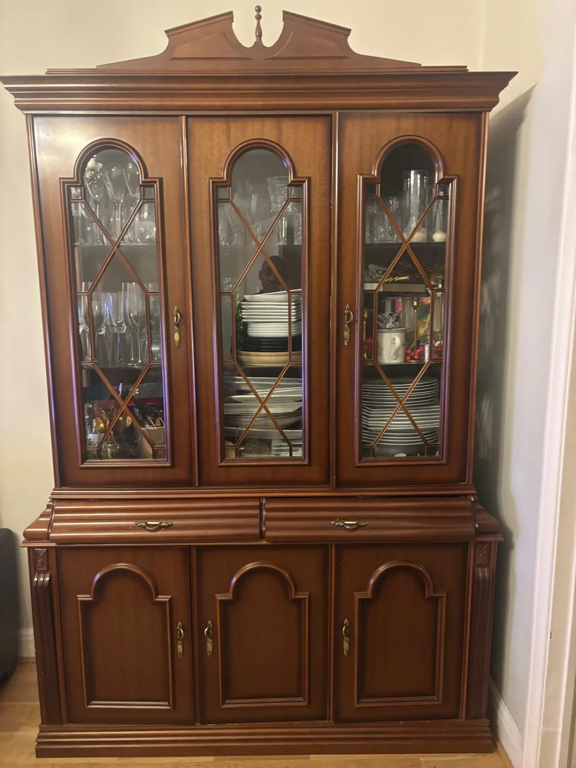 Reproduction mahogany antique cabinet unit