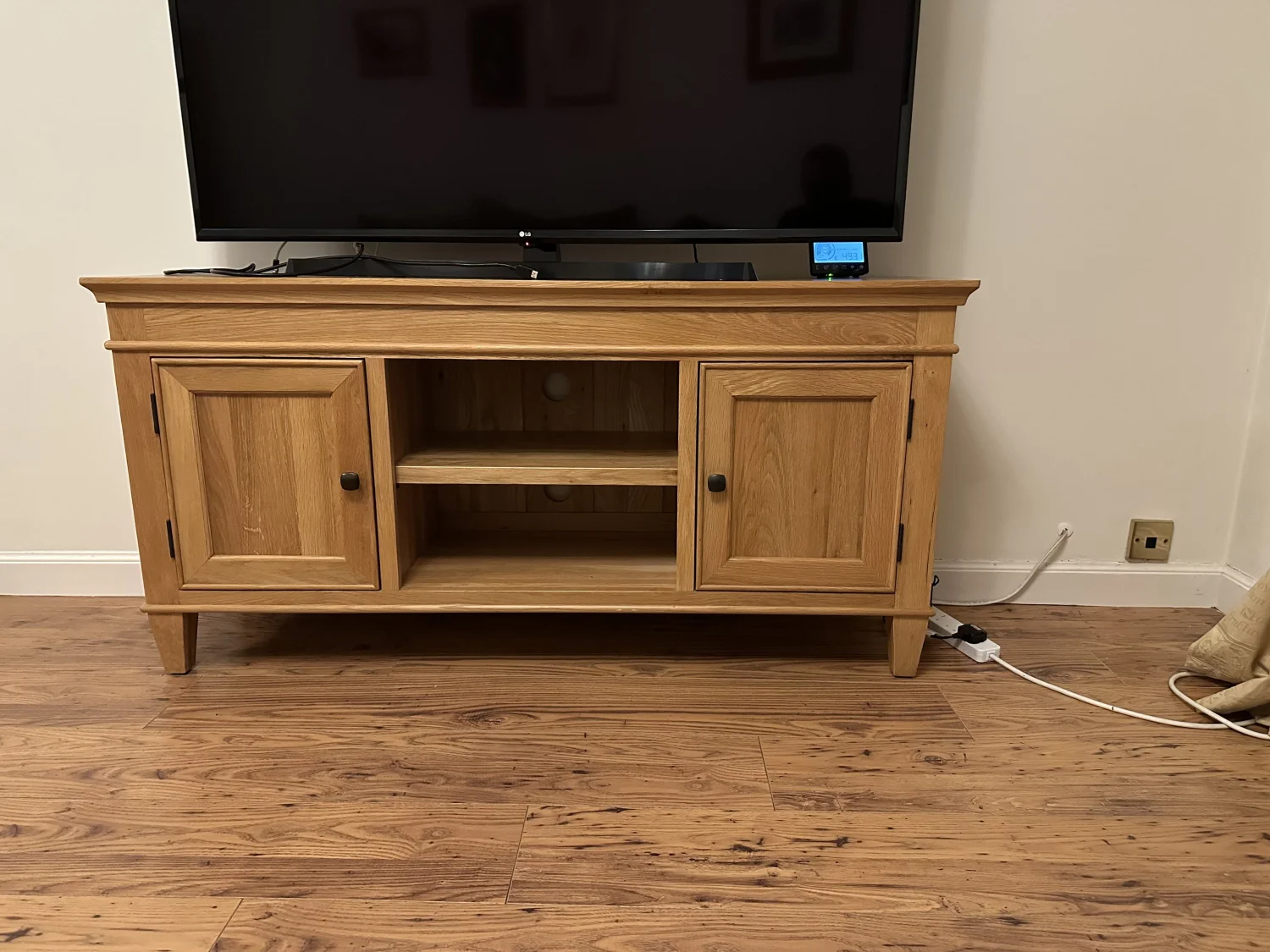 Oak TV cabinet