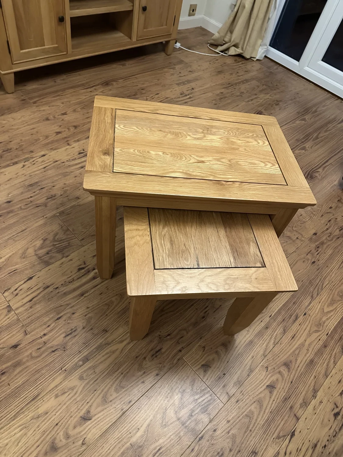 Nest of two oak tables