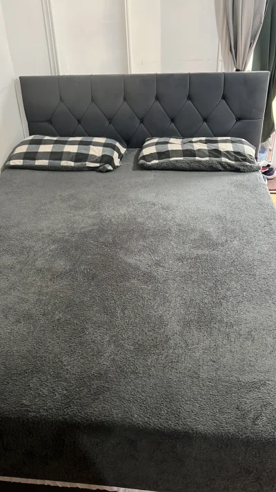 King size bed with 10’’ full foam mattress — image 2