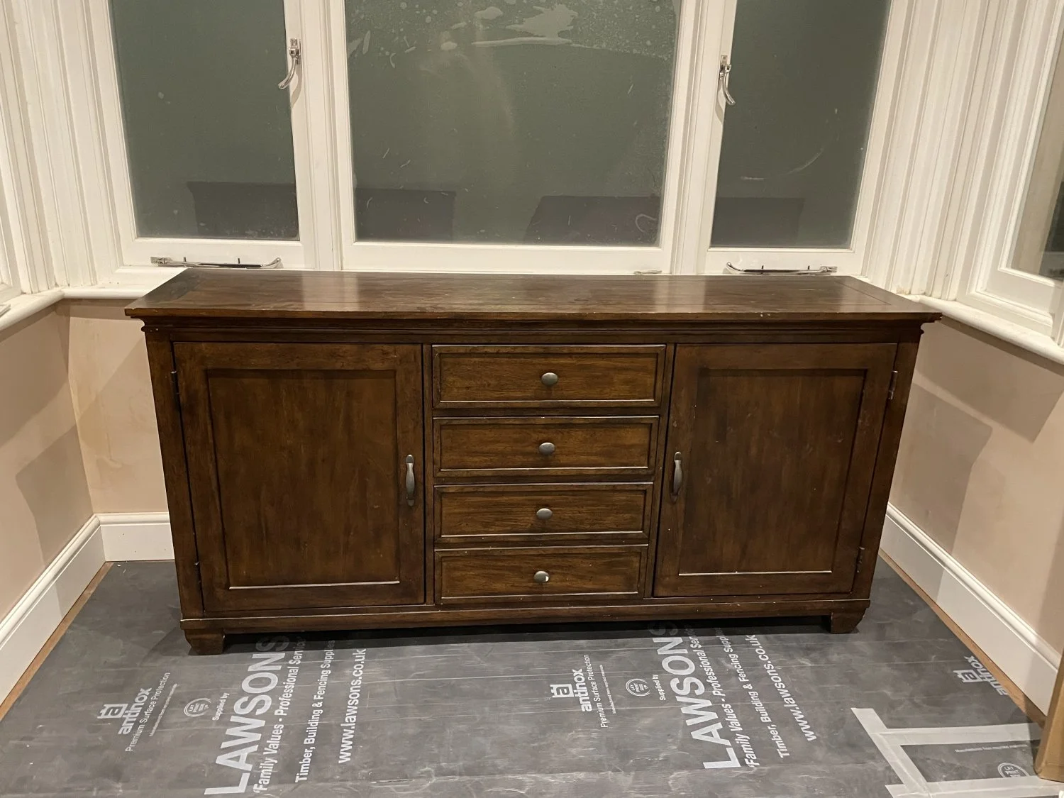Elegant Sideboard with Dovetail Joints and Ample Storage