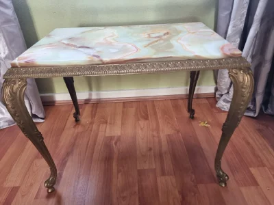 Complete gilt and onyx decorative furniture and accessories job lot. — image 2