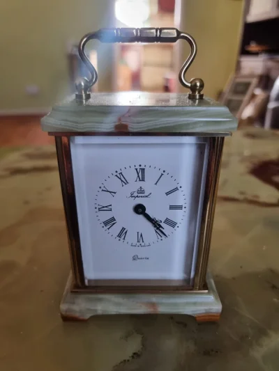 Complete gilt and onyx decorative furniture and accessories job lot. — image 4