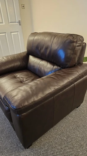 Stylish Modern Leather Armchair in Rich Brown — image 3