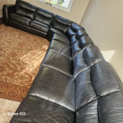 Large 9‑Seater Black Leather Corner Sofa – Excellent Condition — image 3