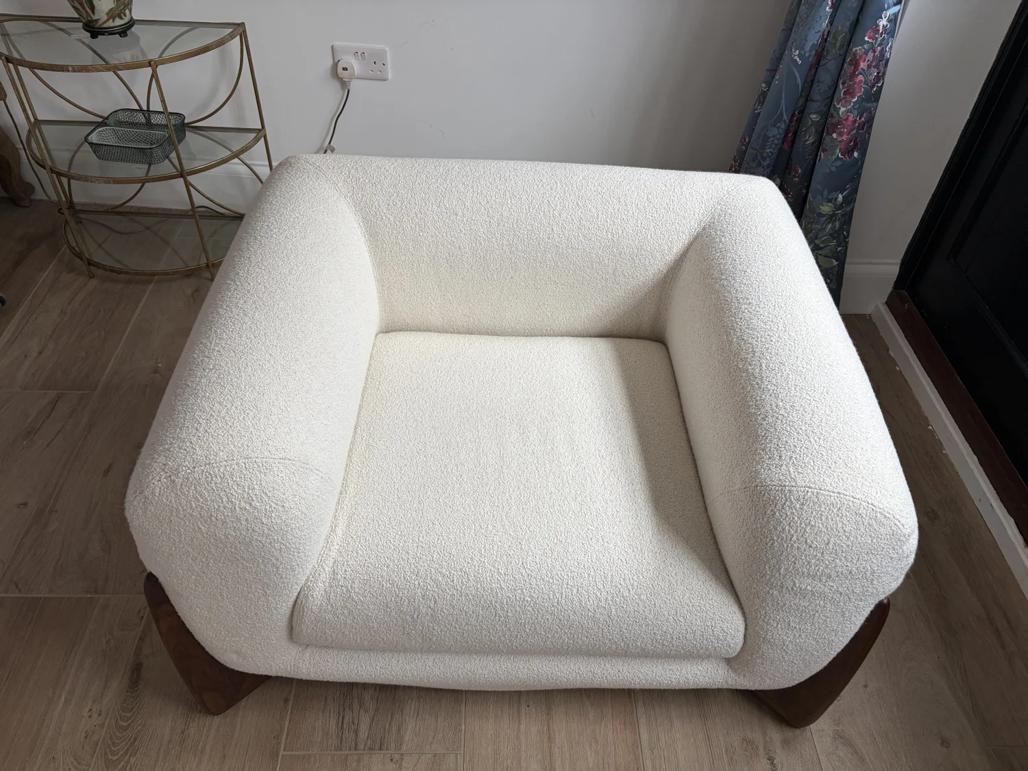 PORADA Softbay Armchair In White