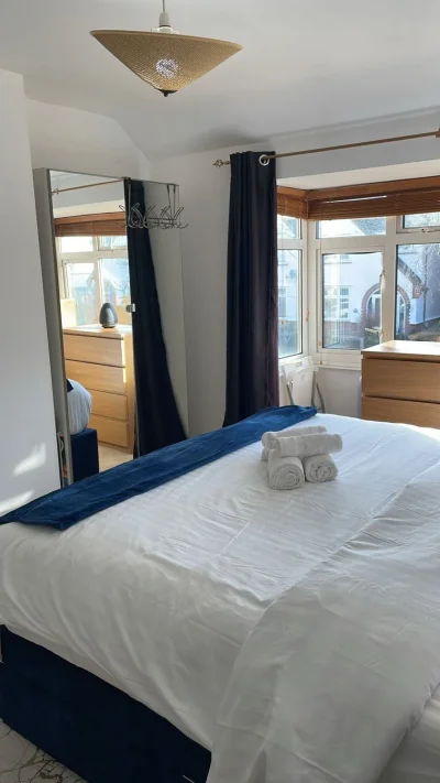 Stylish Modern Super King Size Bedroom Set with Elegant Headboard and Accessories. Includes Mattress, topper, headboard and Divan. Hypnos Brand — image 3