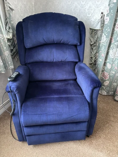 Comfortable Electric Recliner Chair in Rich Navy Blue — image 3