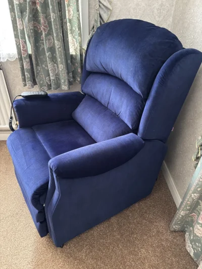 Comfortable Electric Recliner Chair in Rich Navy Blue — image 2