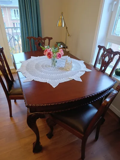 Chippendale-style dining set of an extendable table and four carved chairs — image 10