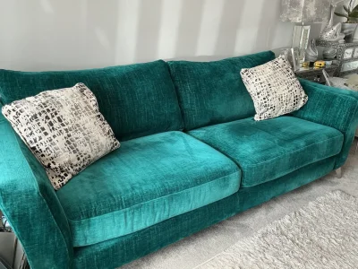 SCS Maisy 4 seater sofa  ABSOLUTELY IMMACULATE — image 2