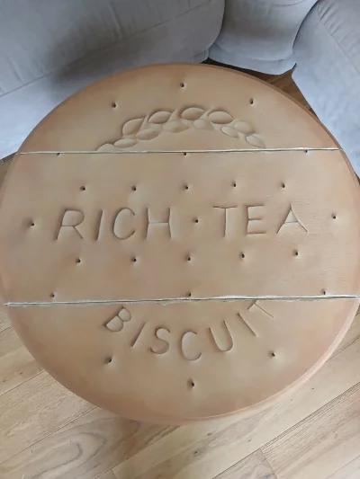 Upcycled Rich Tea Biscuit Table — image 3