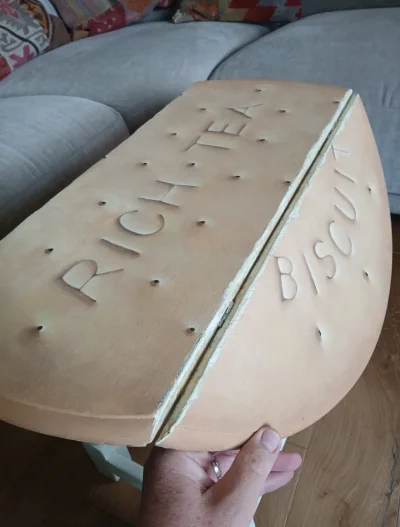 Upcycled Rich Tea Biscuit Table — image 2