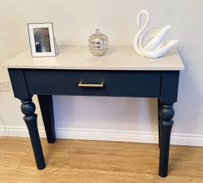 Solid beech side table — image 4