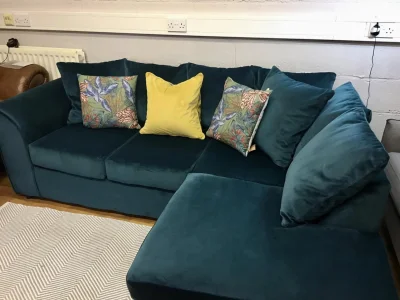 Modern Plush Velvet Olive Green 4x Seater Corner Comfy Sofa — image 2