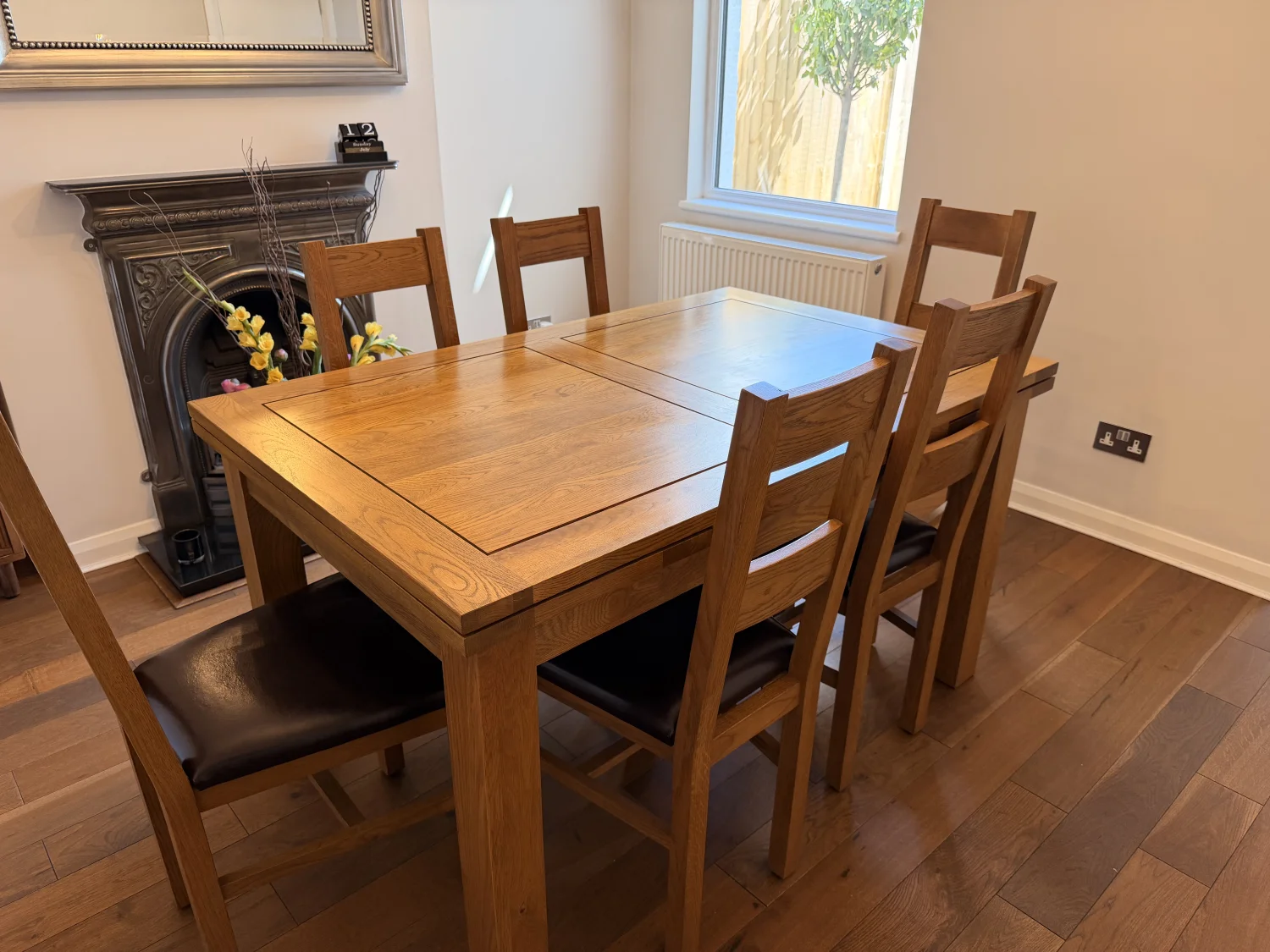 Oak furniture Land Dorset Extending Table With 6 Chairs - **see description for pick up times and further details below