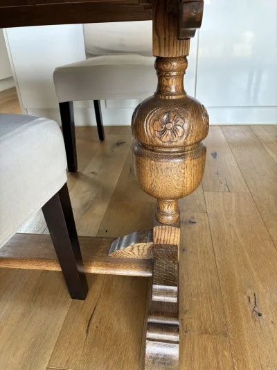 Oak dining table — image 2
