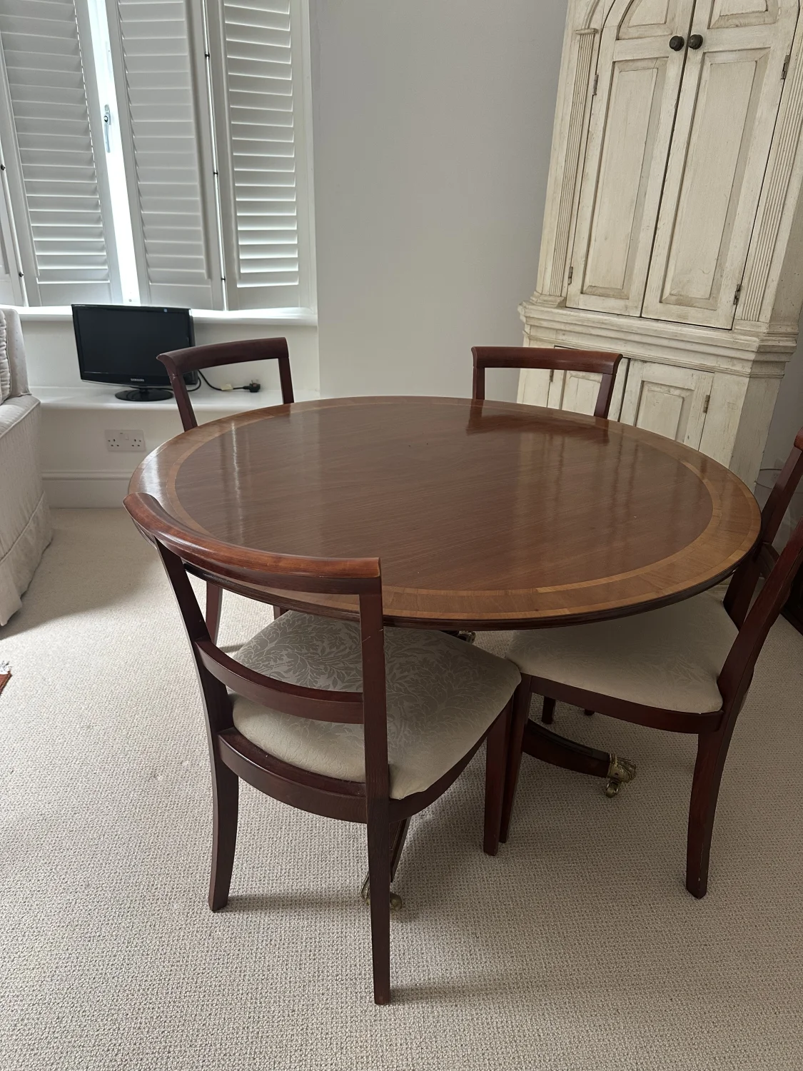 Round Dining table and 4 chairs