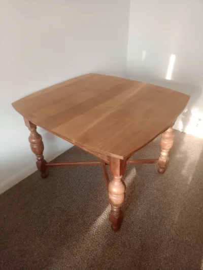 Extending dining table on Furnish Well