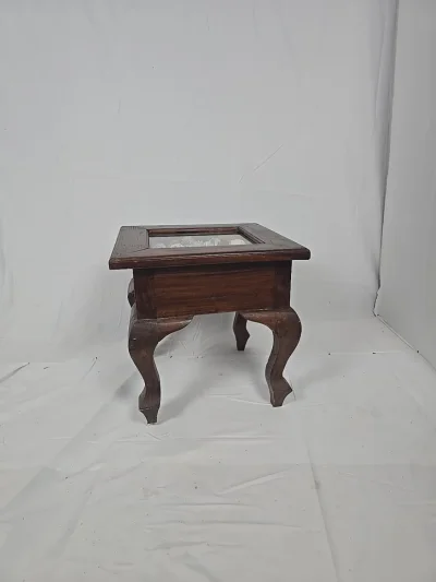 Vintage-Style Wooden Bijouterie / Curio Display Side Table – Hinged Glass Top — image 3