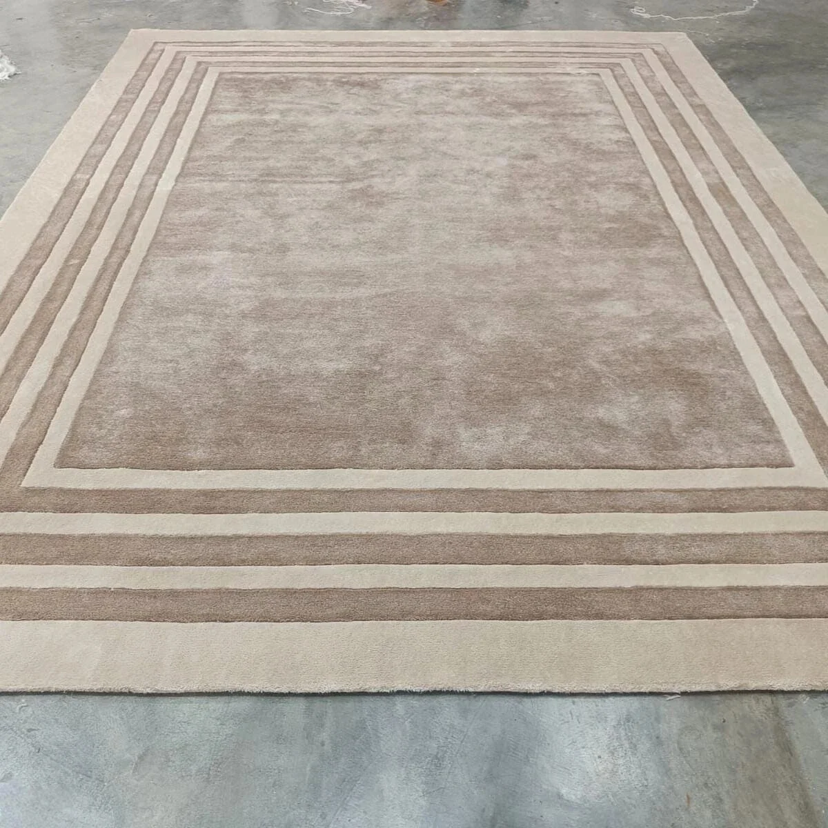 Hand-Tufted Beige Wool Area Rug 10x14 ft - Modern Border, Unused