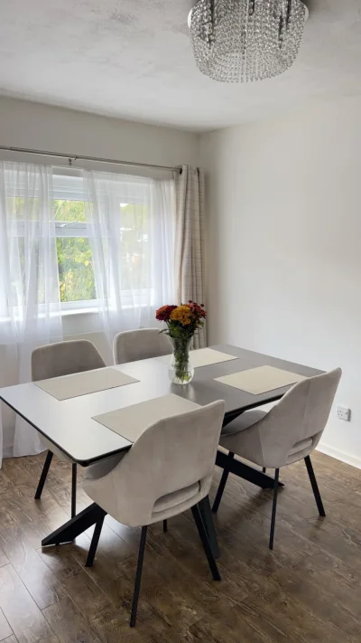 Dining Table and 4 Cream Velvet Dining Chairs – Excellent Condition