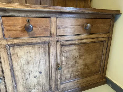 Vintage rustic pine dresser with plate rack, drawers and cupboard storage — image 10